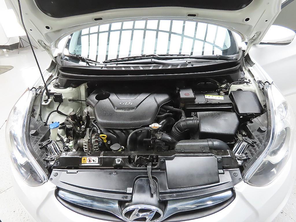 HYUNDAI Avante 2012 Blanco - Importación desde Corea - HF Imports Iquique - Foto 8