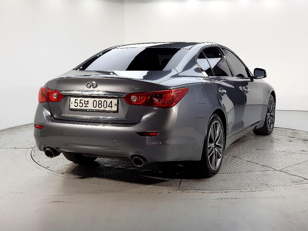 Infiniti Q - Vista 4