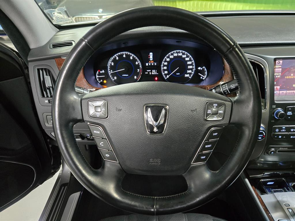 HYUNDAI Equus - Vista 10