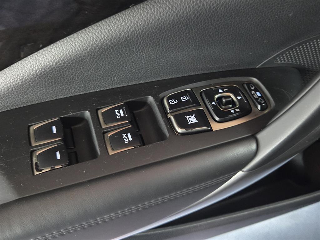 HYUNDAI Grandeur - Vista 11