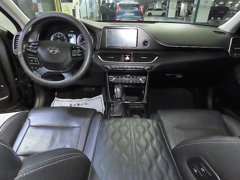 HYUNDAI Grandeur - Vista 10