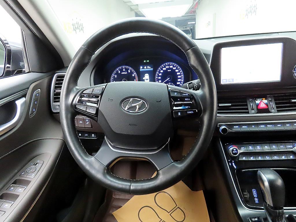 HYUNDAI Grandeur - Vista 7