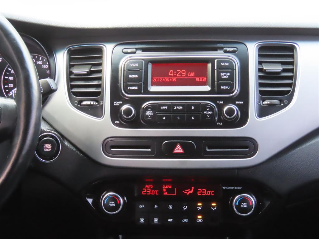 KIA Carens 2014 Plateado - Importación desde Corea - HF Imports Iquique - Foto 13