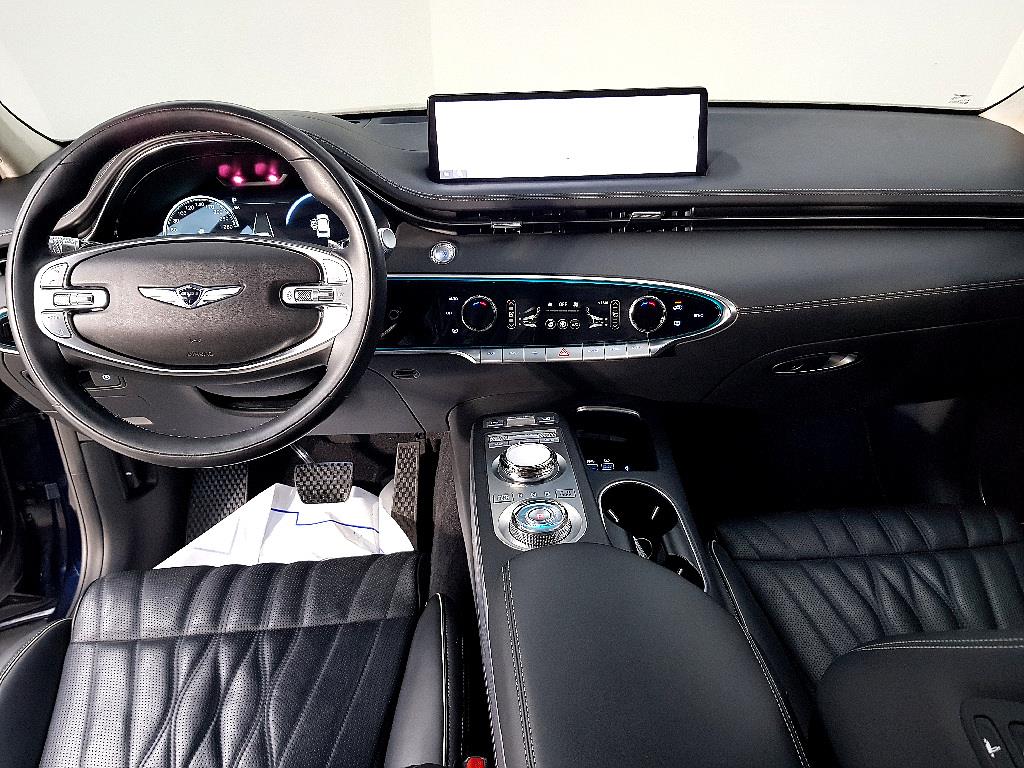 Genesis GV70 - Vista 5