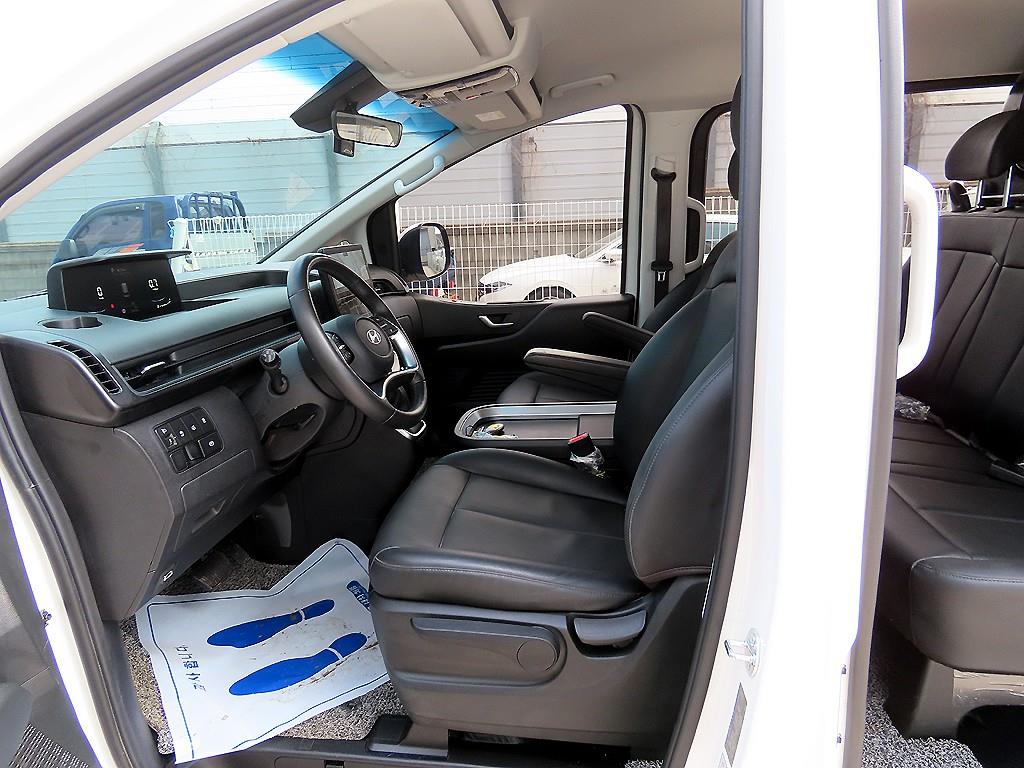 HYUNDAI Staria - Vista 5