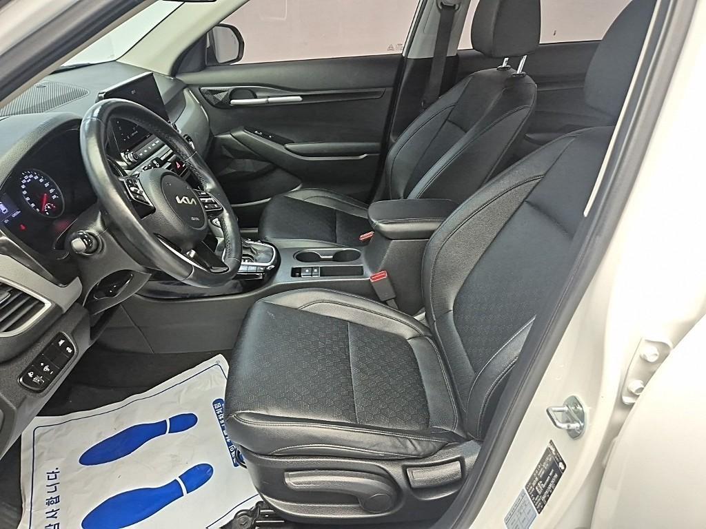 KIA Seltos - Vista 9