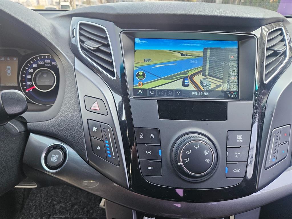 HYUNDAI i40 - Vista 10