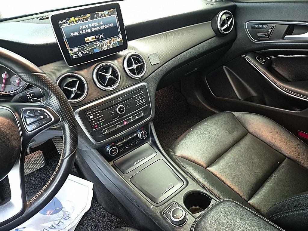 Mercedes Benz CLA Class - Vista 10