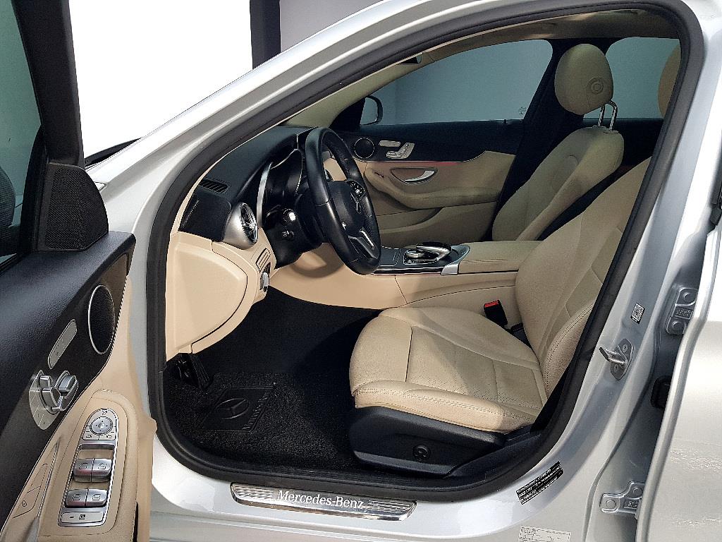 Mercedes Benz C Class - Vista 8