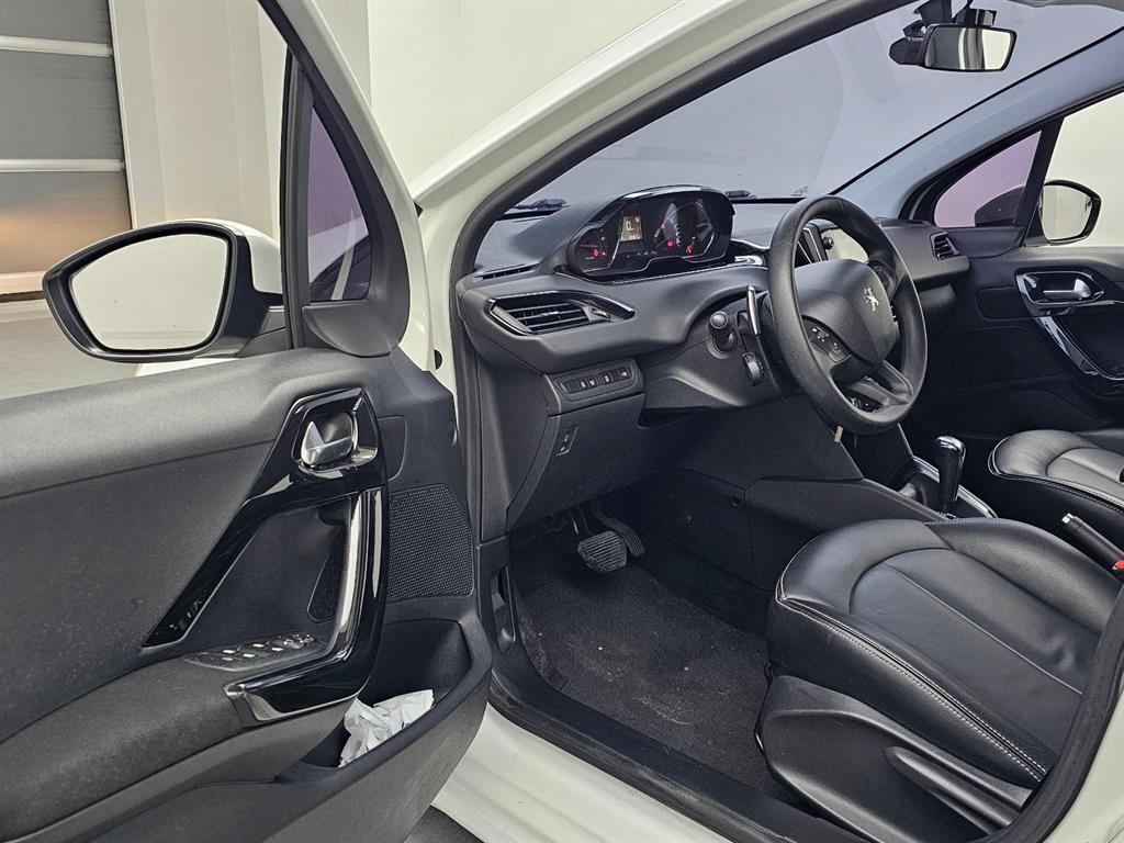 Peugeot 208 - Vista 11