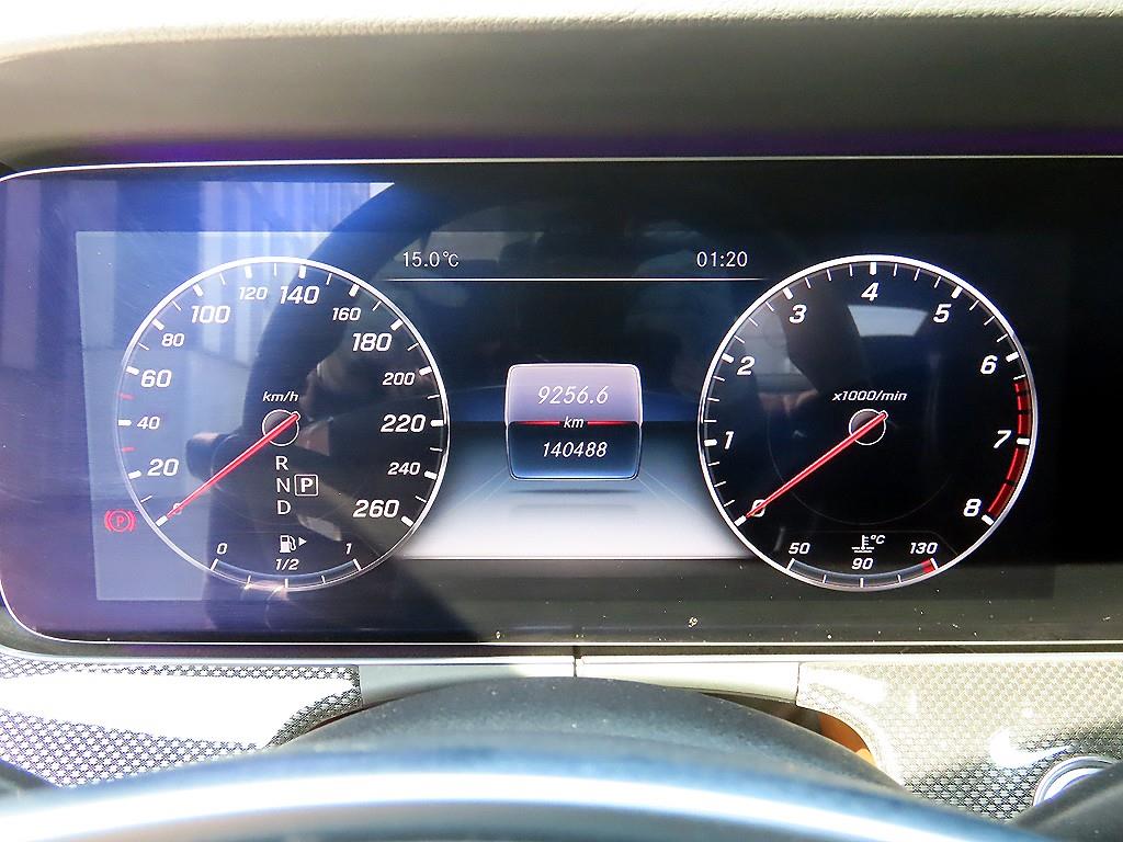 Mercedes Benz E class - Vista 9