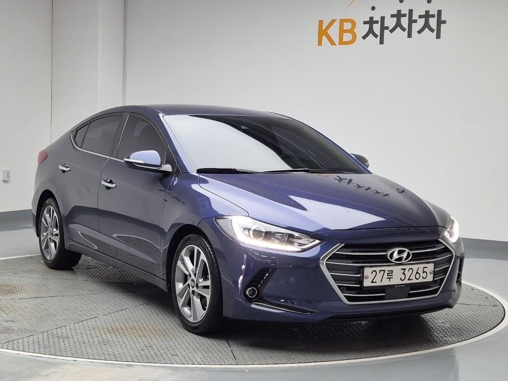 HYUNDAI Avante - Vista 4