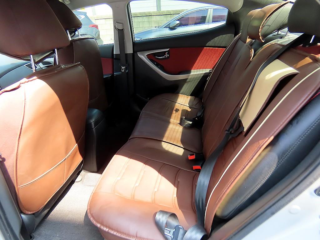 HYUNDAI Avante - Vista 6