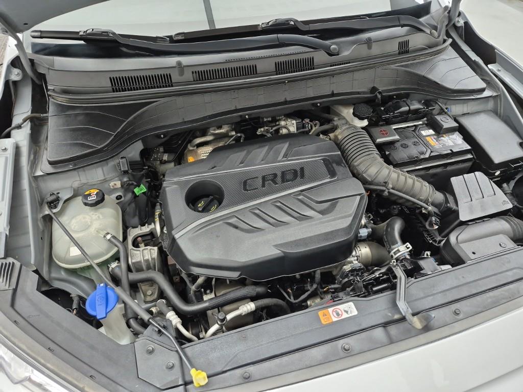 HYUNDAI Kona - Vista 6