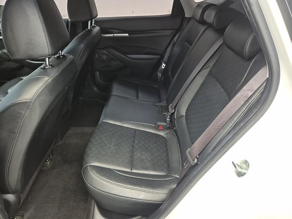 KIA Seltos - Vista 10