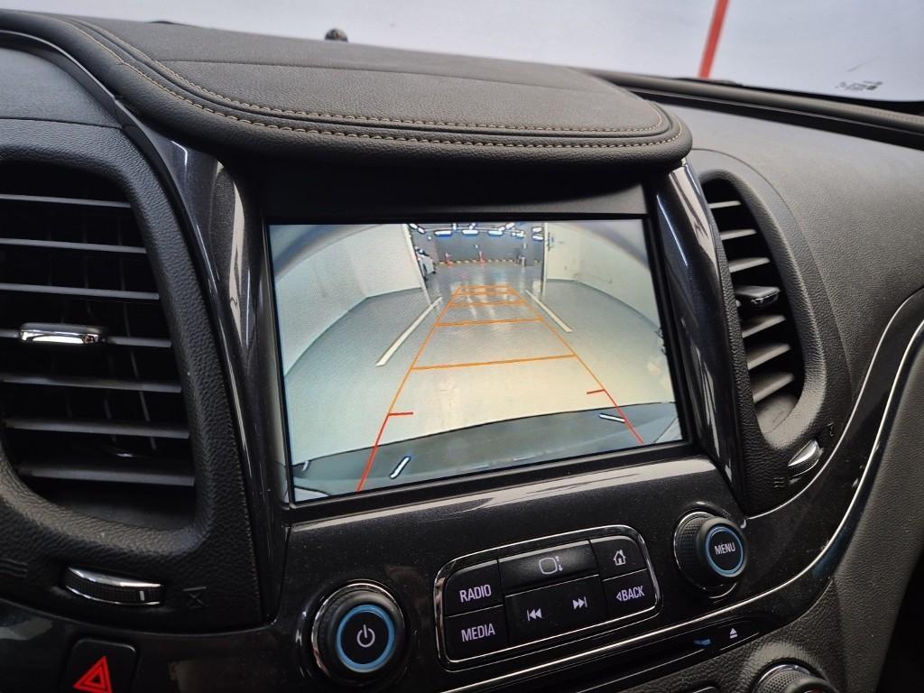 Chevrolet Impala - Vista 10