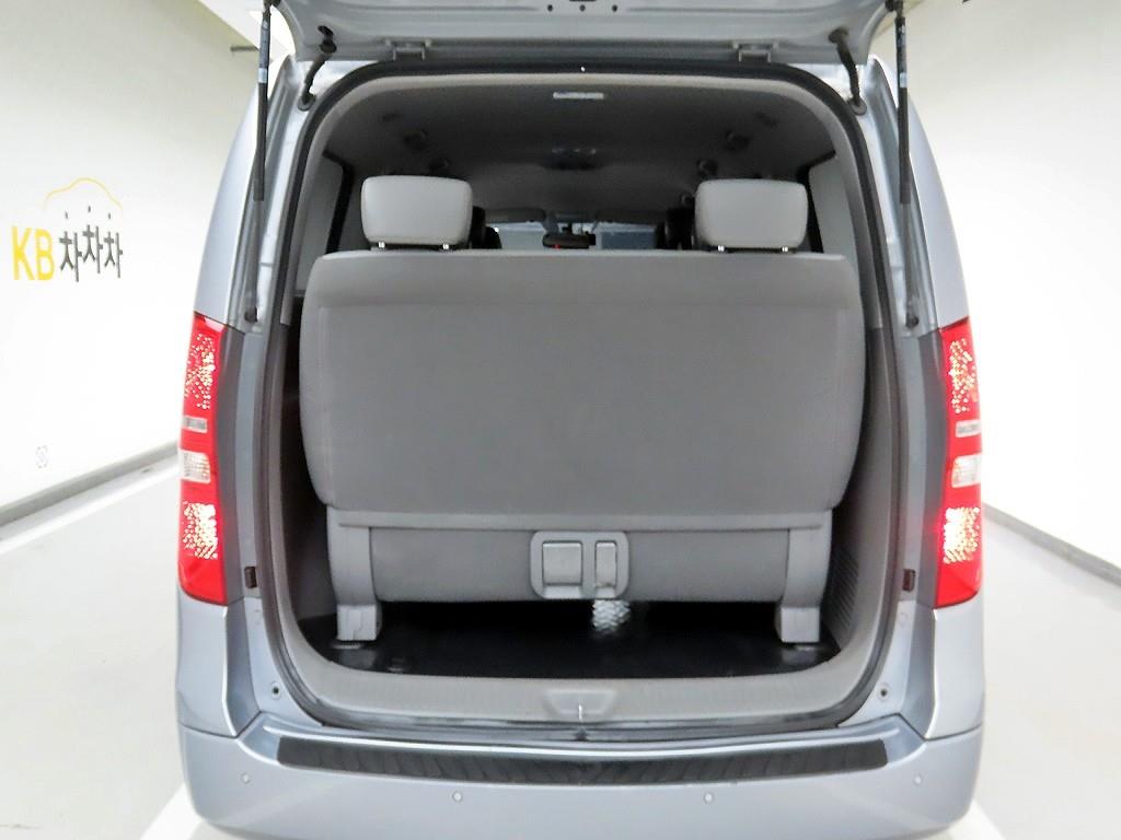 HYUNDAI Starex - Vista 5