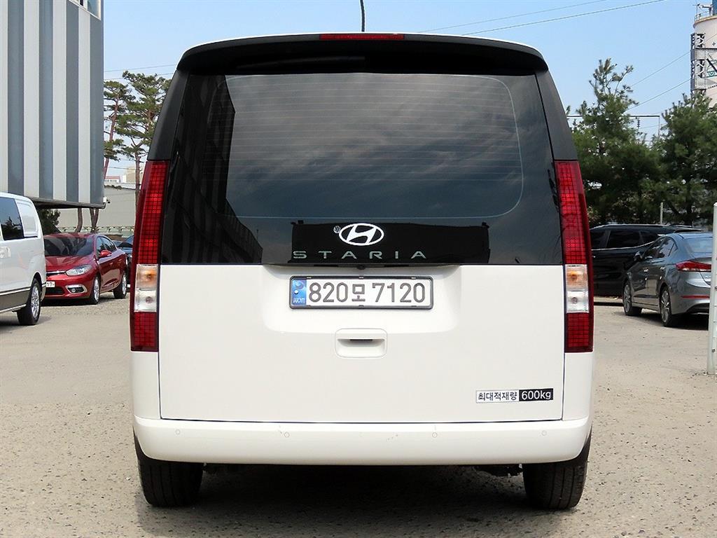 HYUNDAI Staria - Vista 4