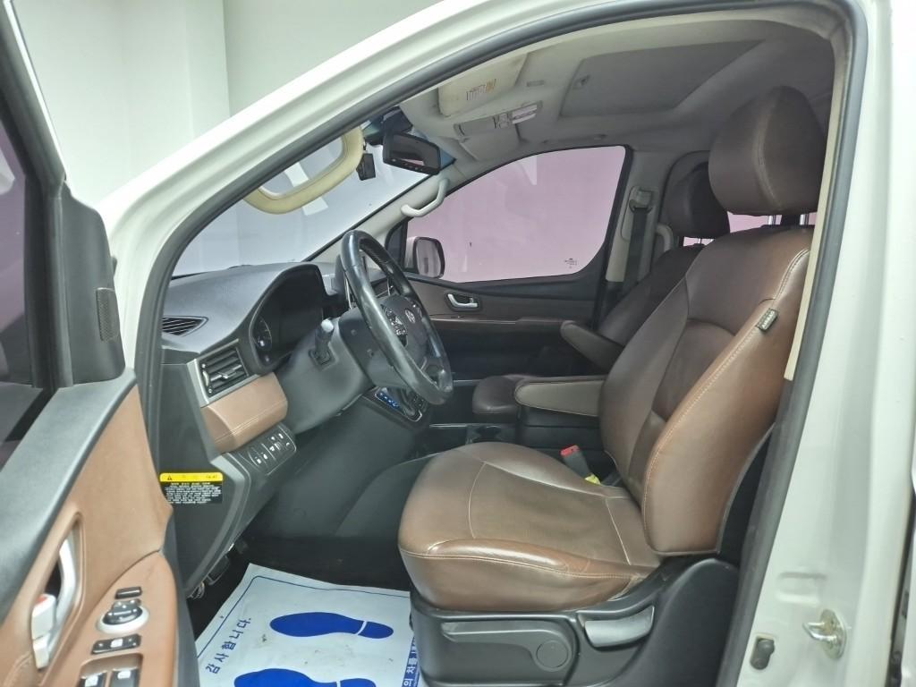 HYUNDAI Starex - Vista 11