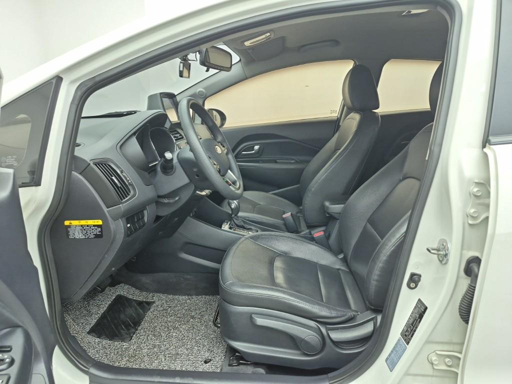 KIA Pride - Vista 11