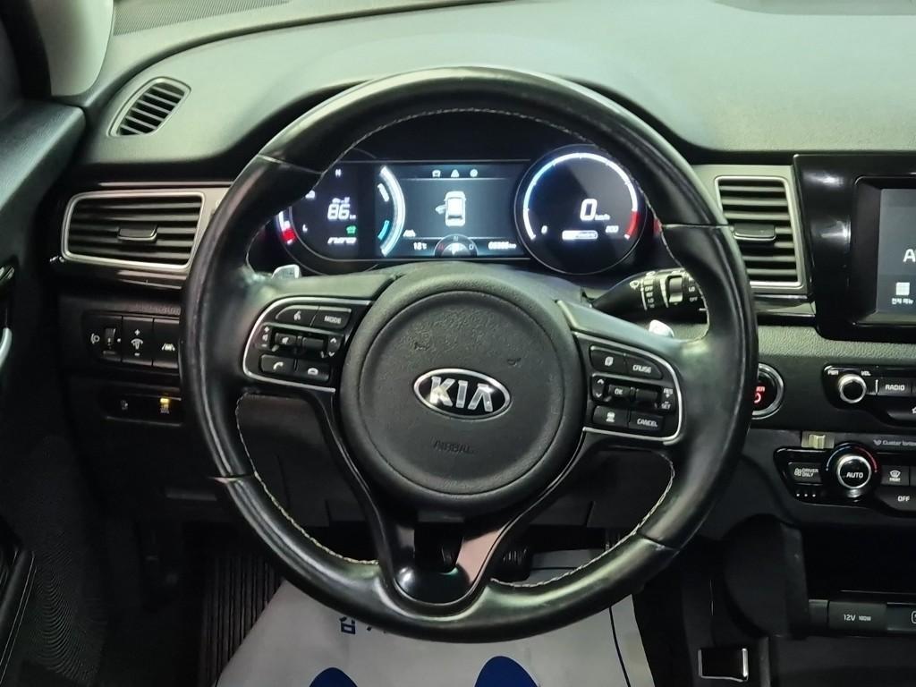 KIA Niro - Vista 9