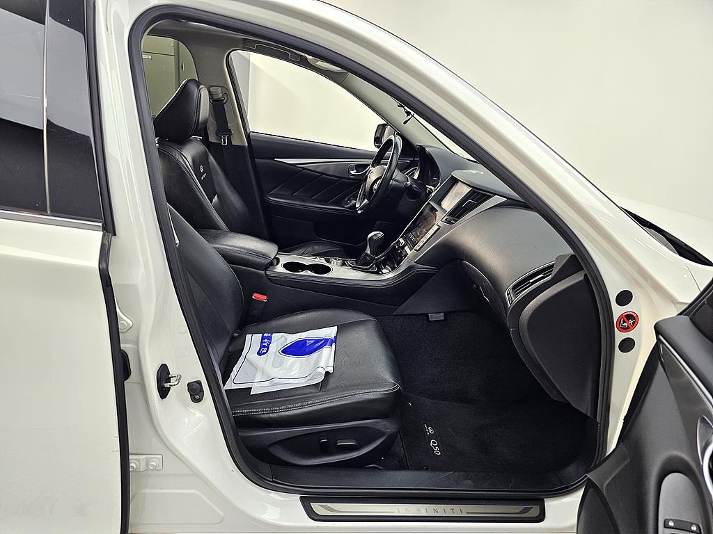 Infiniti Q - Vista 10