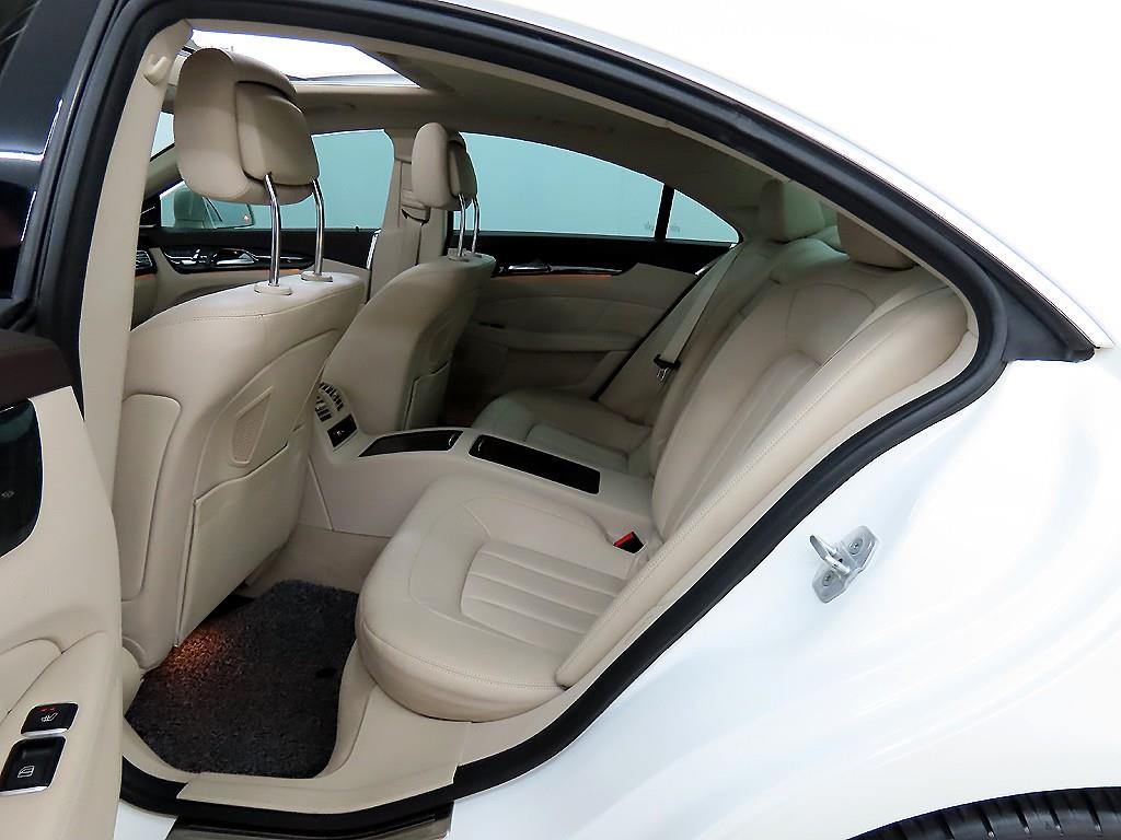 Mercedes Benz CLS Class - Vista 6