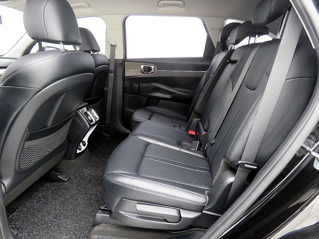 KIA Sorento - Vista 8