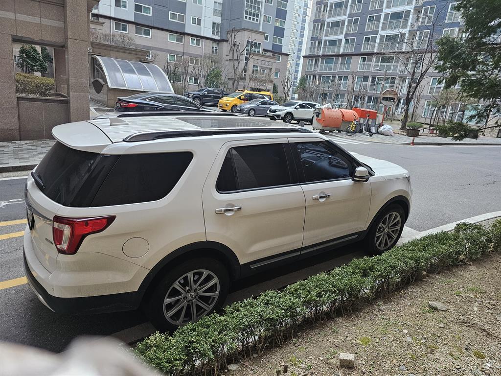 Ford Explorer - Vista 4