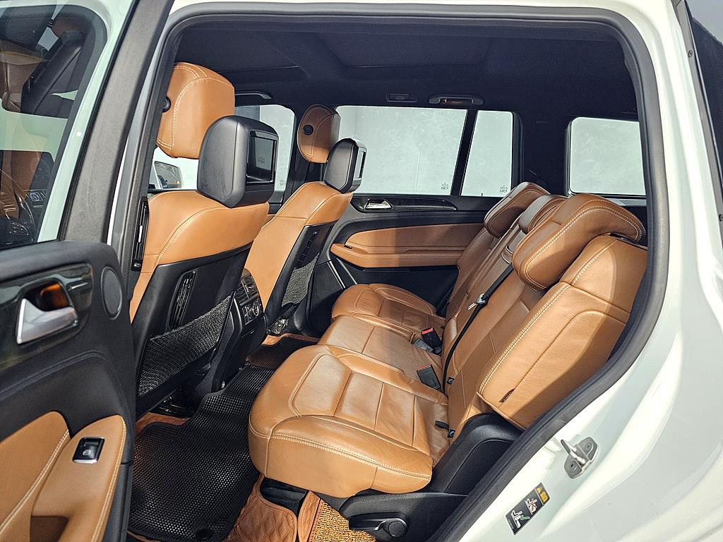 Mercedes Benz GLS Class - Vista 9