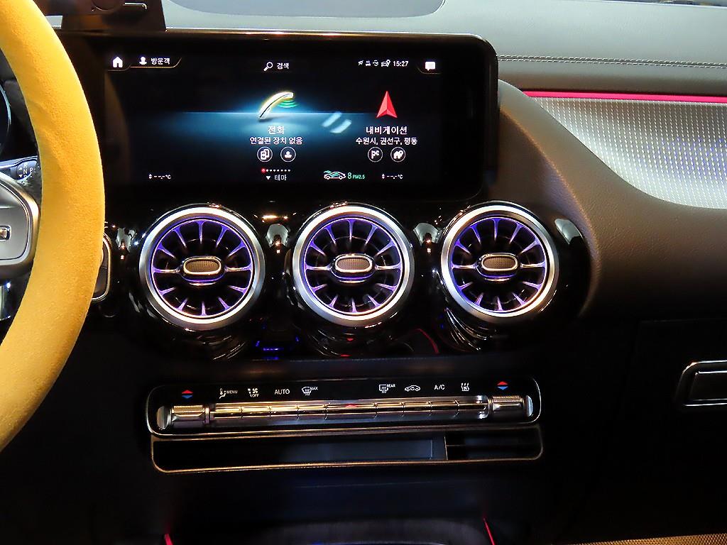 Mercedes Benz EQA - Vista 11