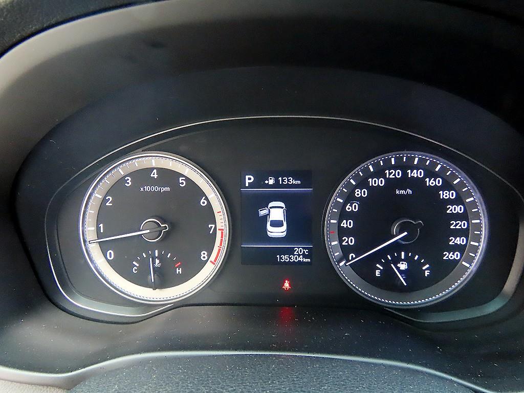 HYUNDAI Grandeur - Vista 9