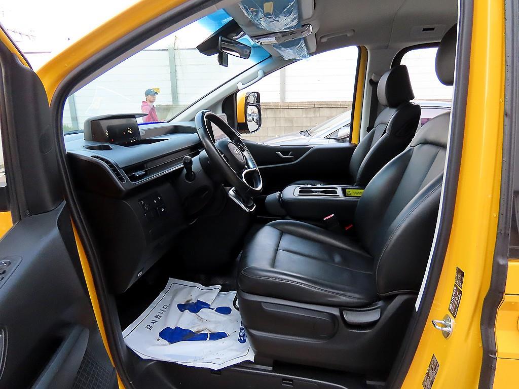 HYUNDAI Staria - Vista 5