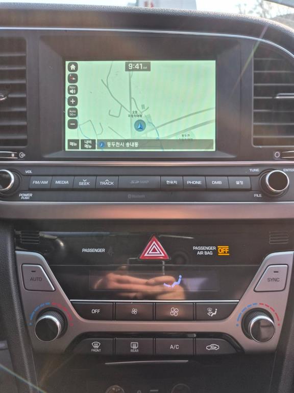 HYUNDAI Avante - Vista 12