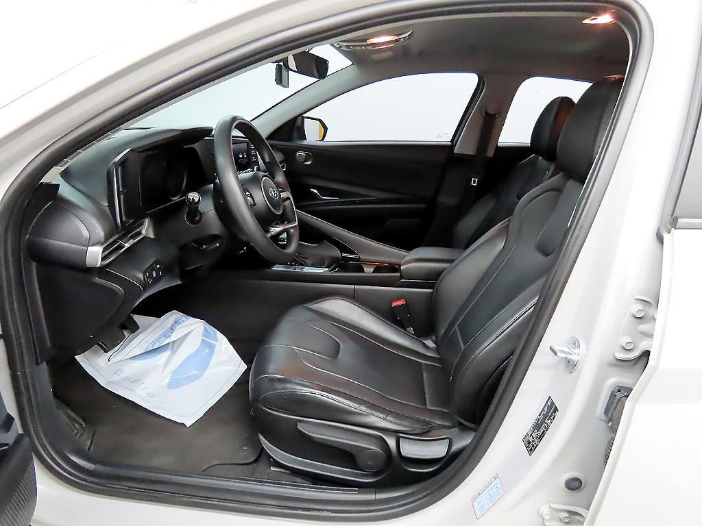 HYUNDAI Avante - Vista 5