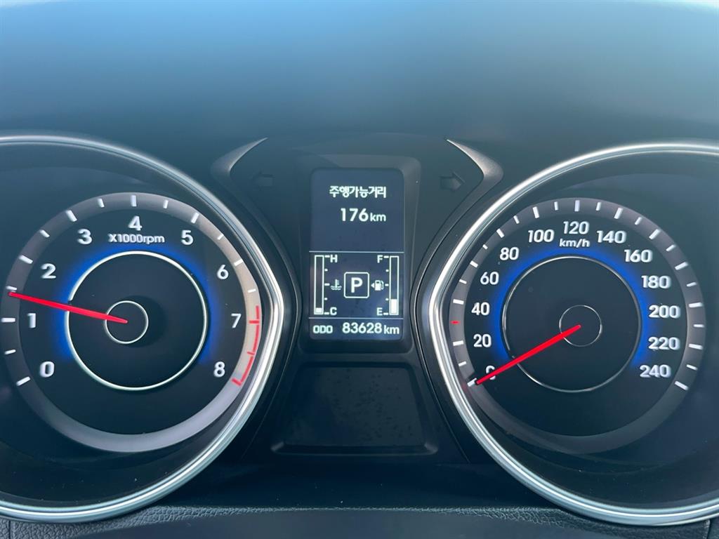 HYUNDAI Avante - Vista 7