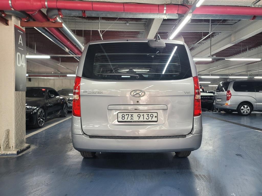 HYUNDAI Starex - Vista 5