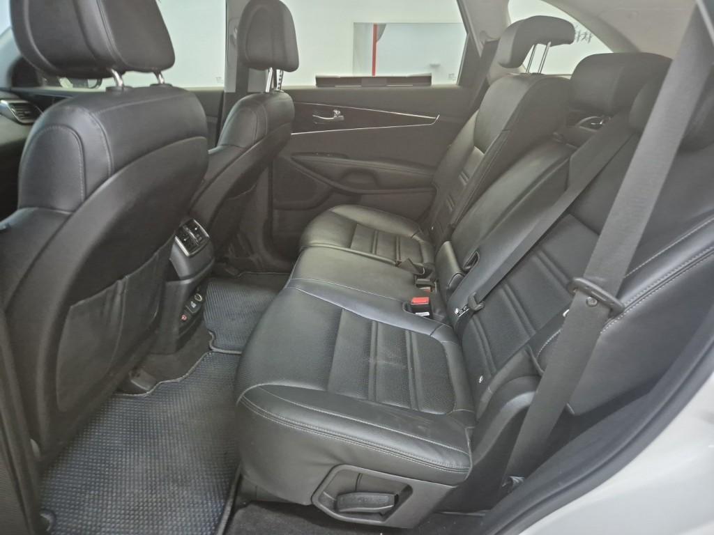KIA Sorento - Vista 12