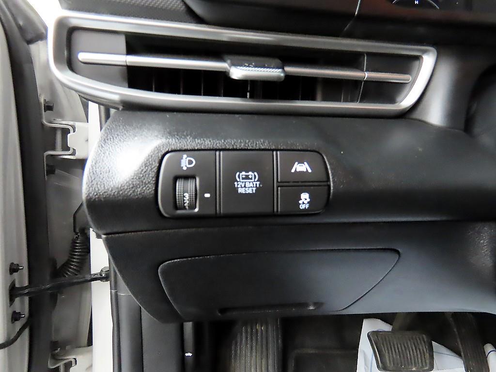 HYUNDAI Avante - Vista 12