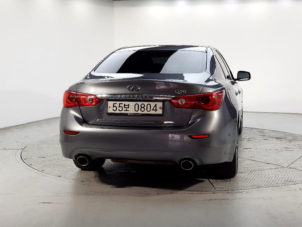 Infiniti Q - Vista 3