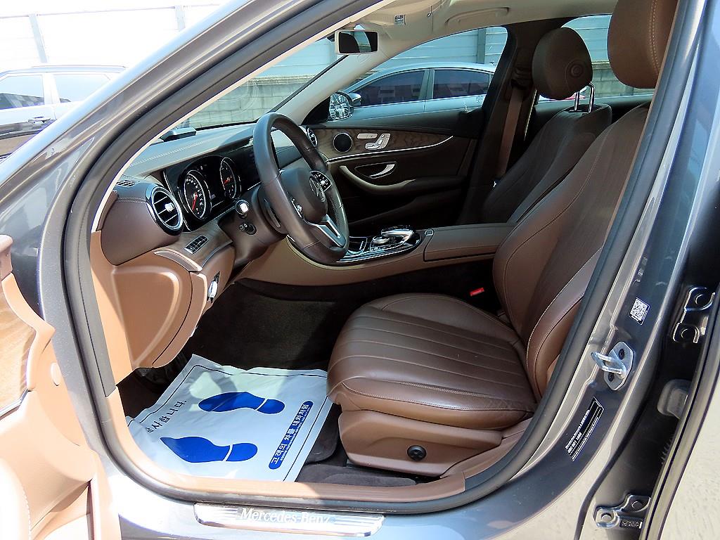 Mercedes Benz E class - Vista 6