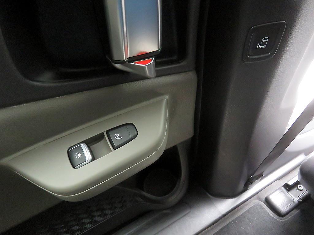 KIA Carnival - Vista 10