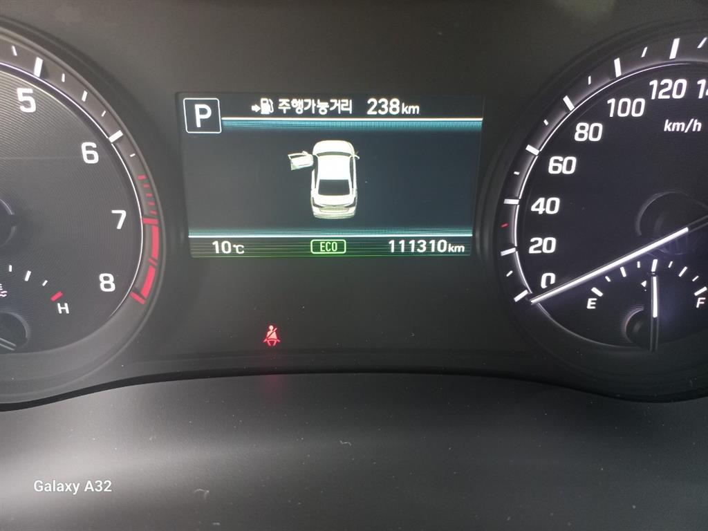 Genesis G80 - Vista 10