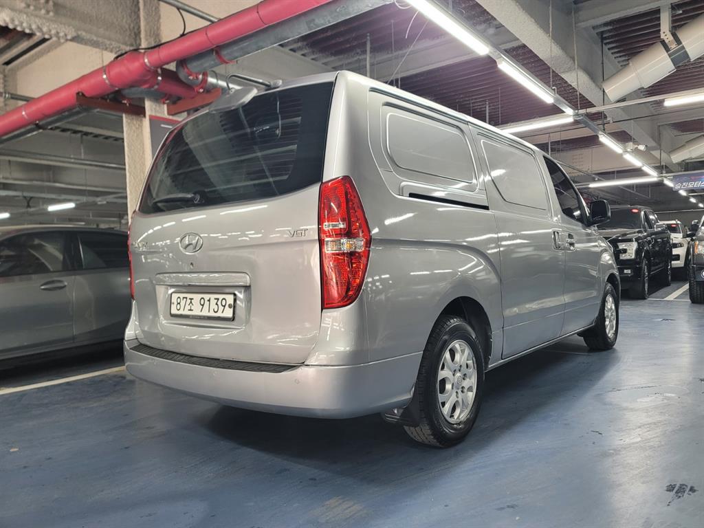 HYUNDAI Starex - Vista 4