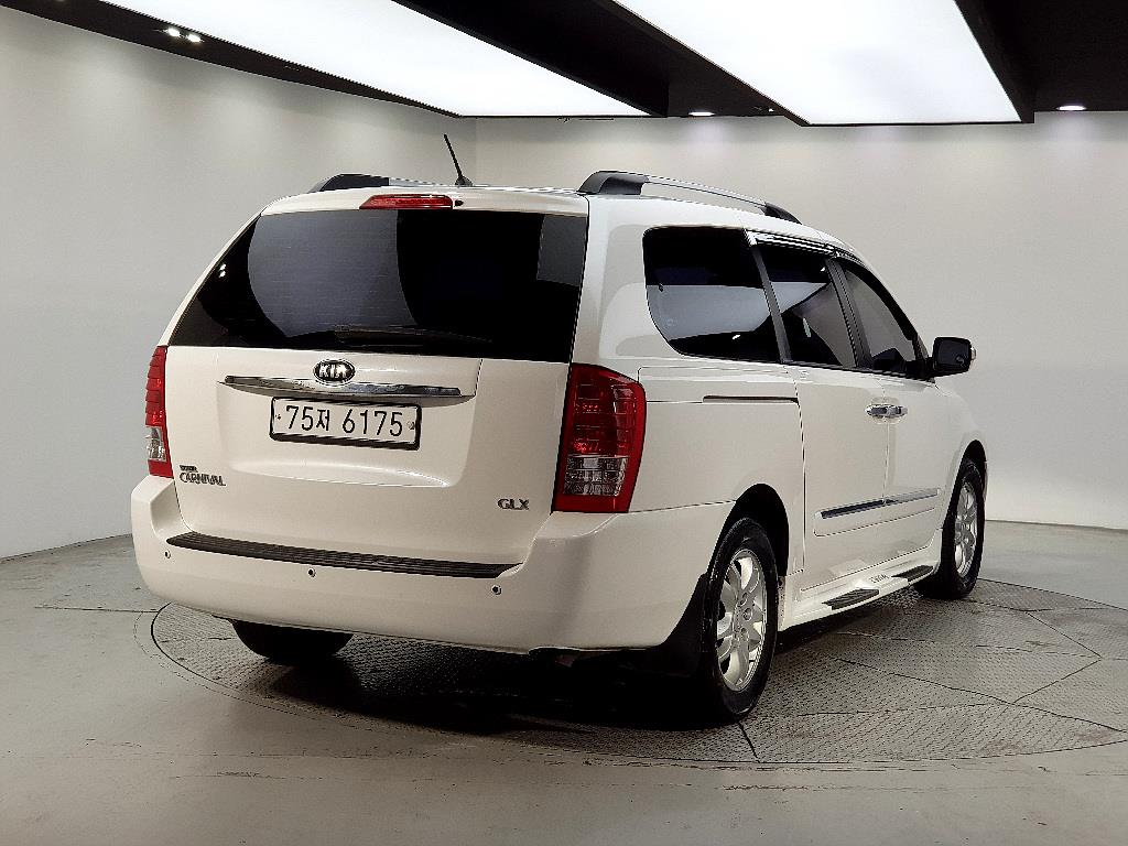 KIA Carnival - Vista 4