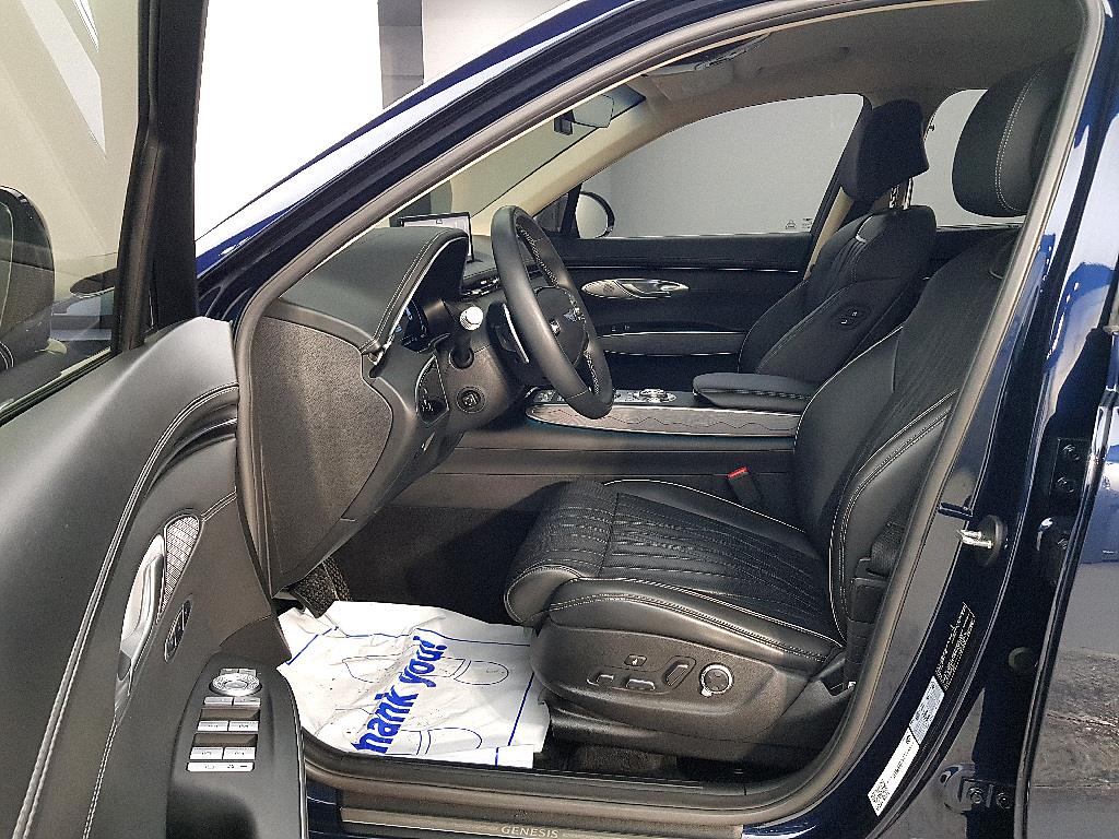 Genesis GV70 - Vista 8