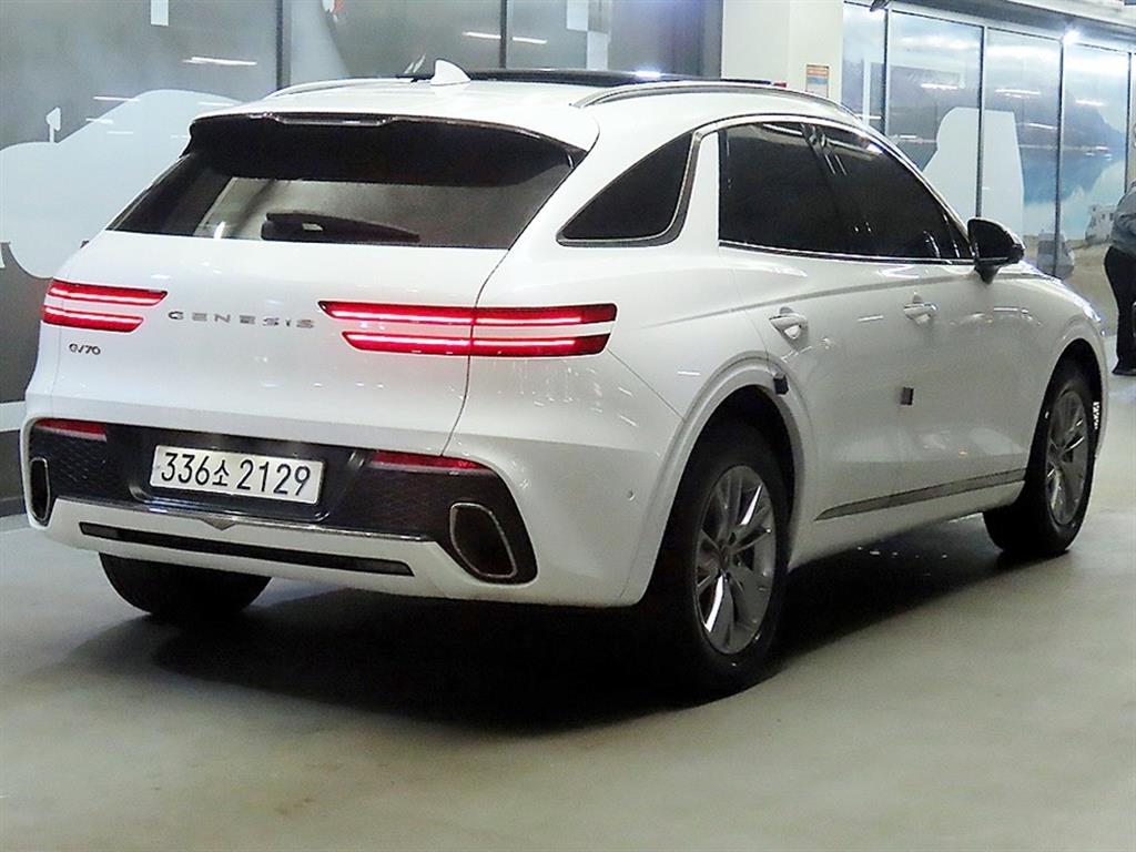 Genesis GV70 - Vista 4