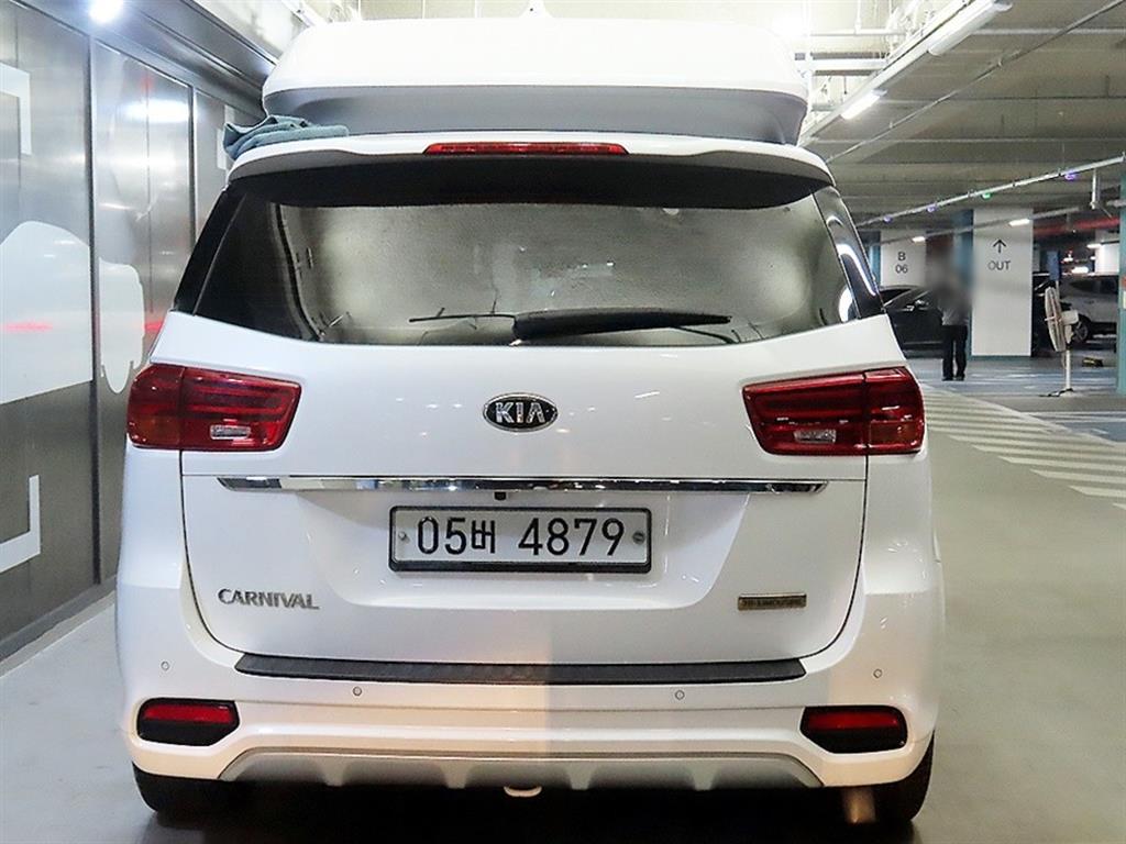 KIA Carnival - Vista 5
