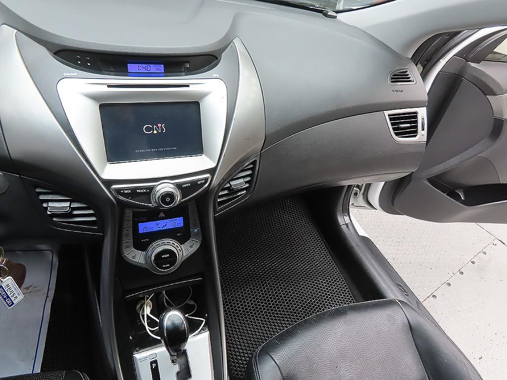 HYUNDAI Avante 2012 Blanco - Importación desde Corea - HF Imports Iquique - Foto 7