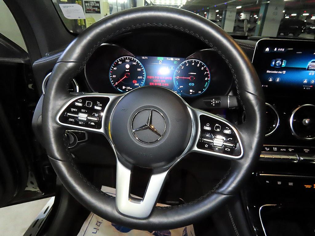 Mercedes Benz GLC Class - Vista 8